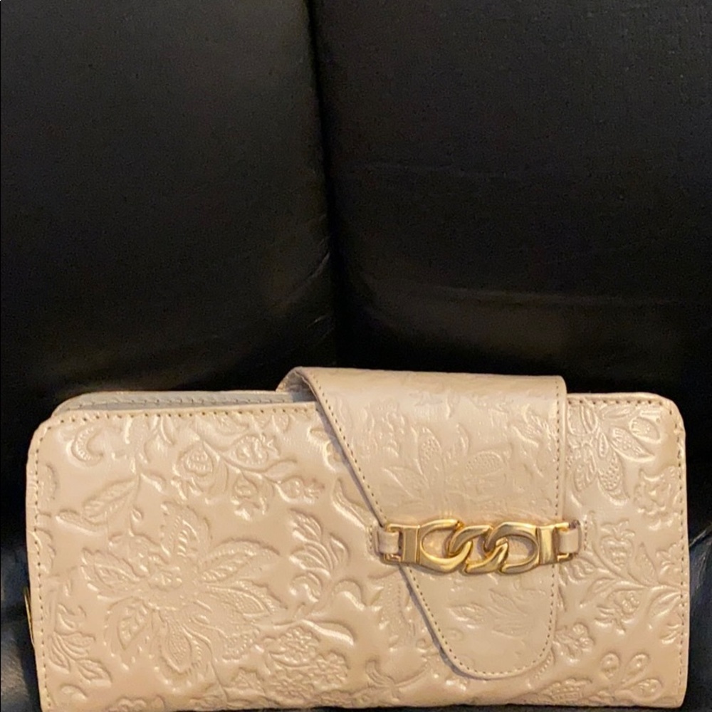 The Gaspy wallet is beautiful! Are you going?